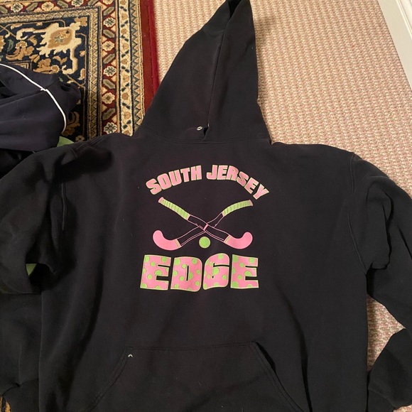 clothes - Picture 2 of 10